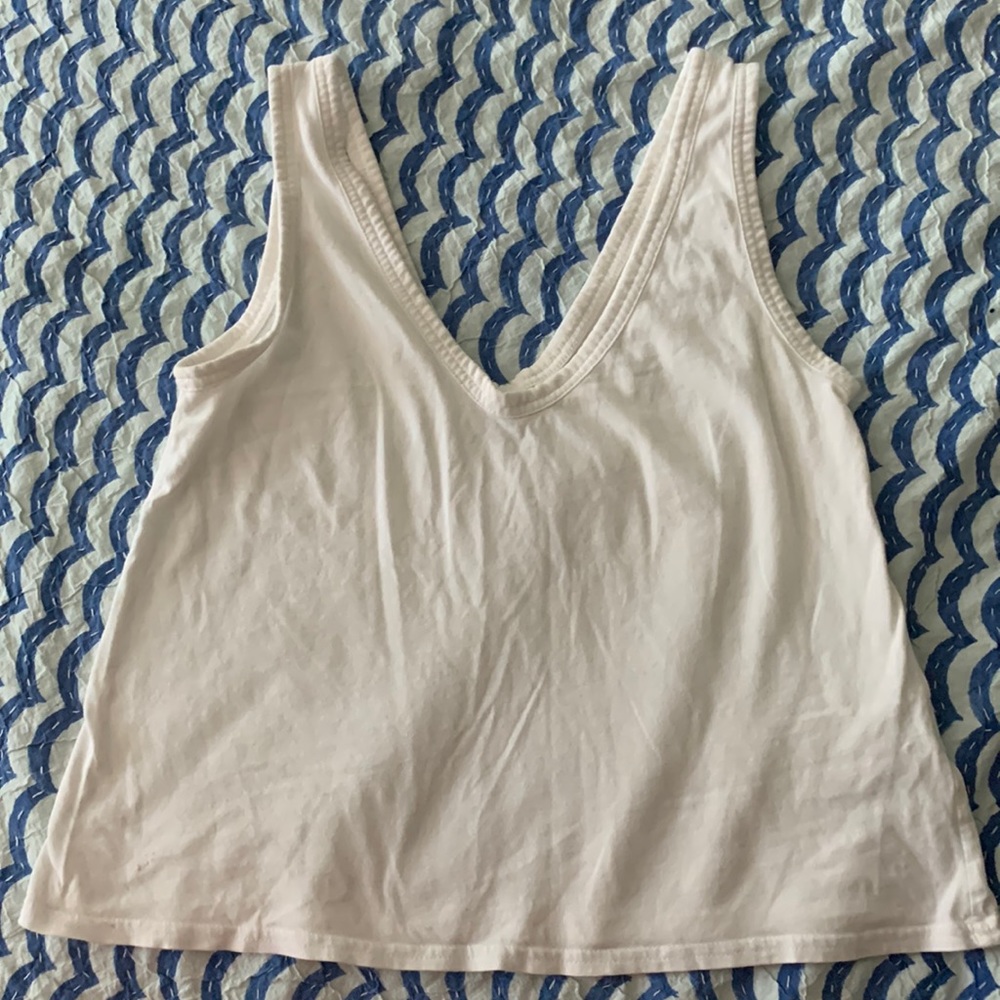 Everlane white tank